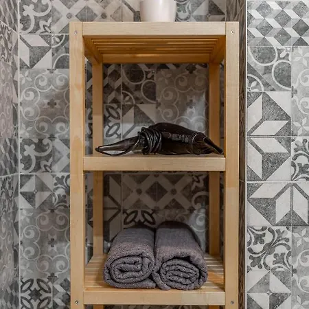 Cozy By Bella In The Heart Of דירה